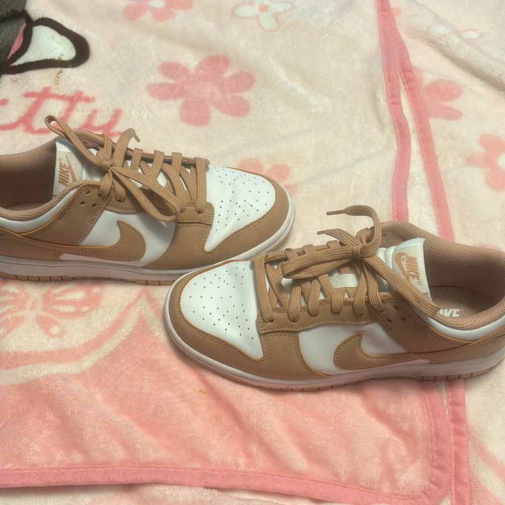 Nike Dunks - Picture 4 of 7